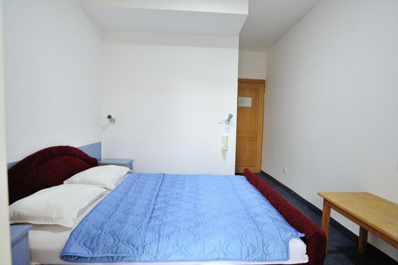Hotel Lav Neum Buitenkant foto