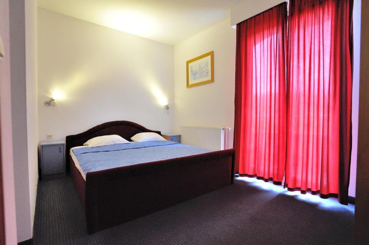 Hotel Lav Neum Buitenkant foto