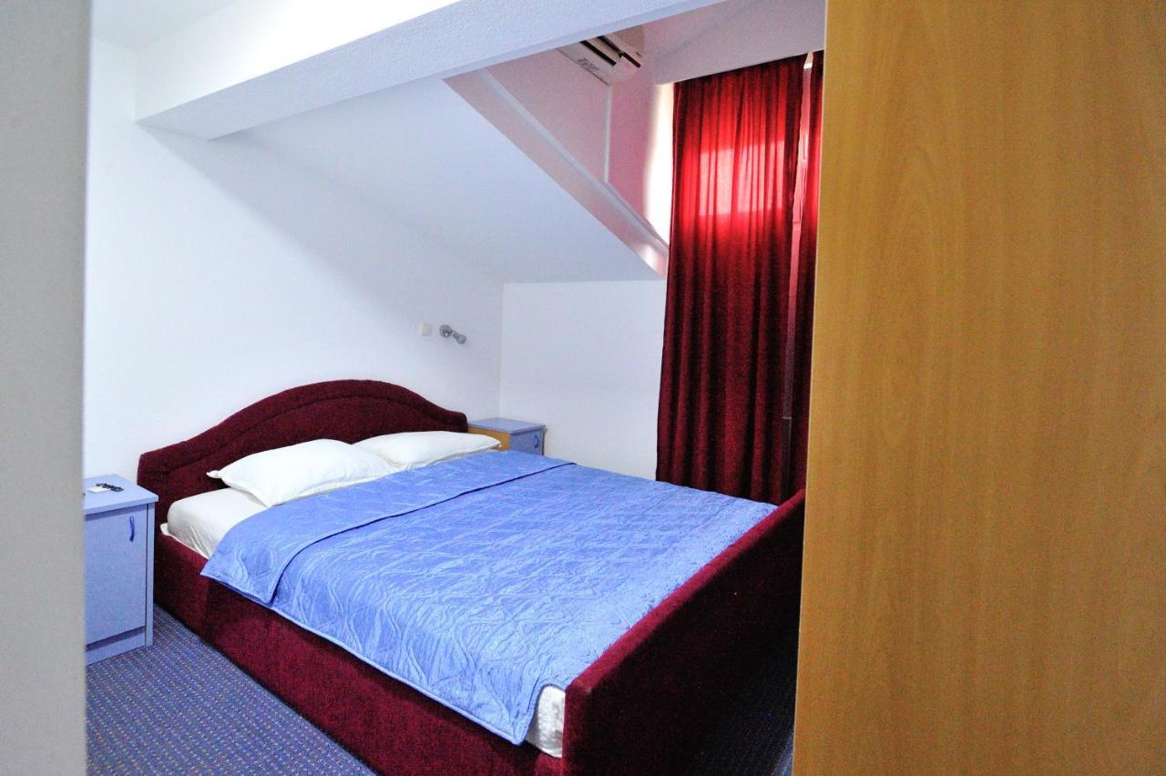 Hotel Lav Neum Buitenkant foto