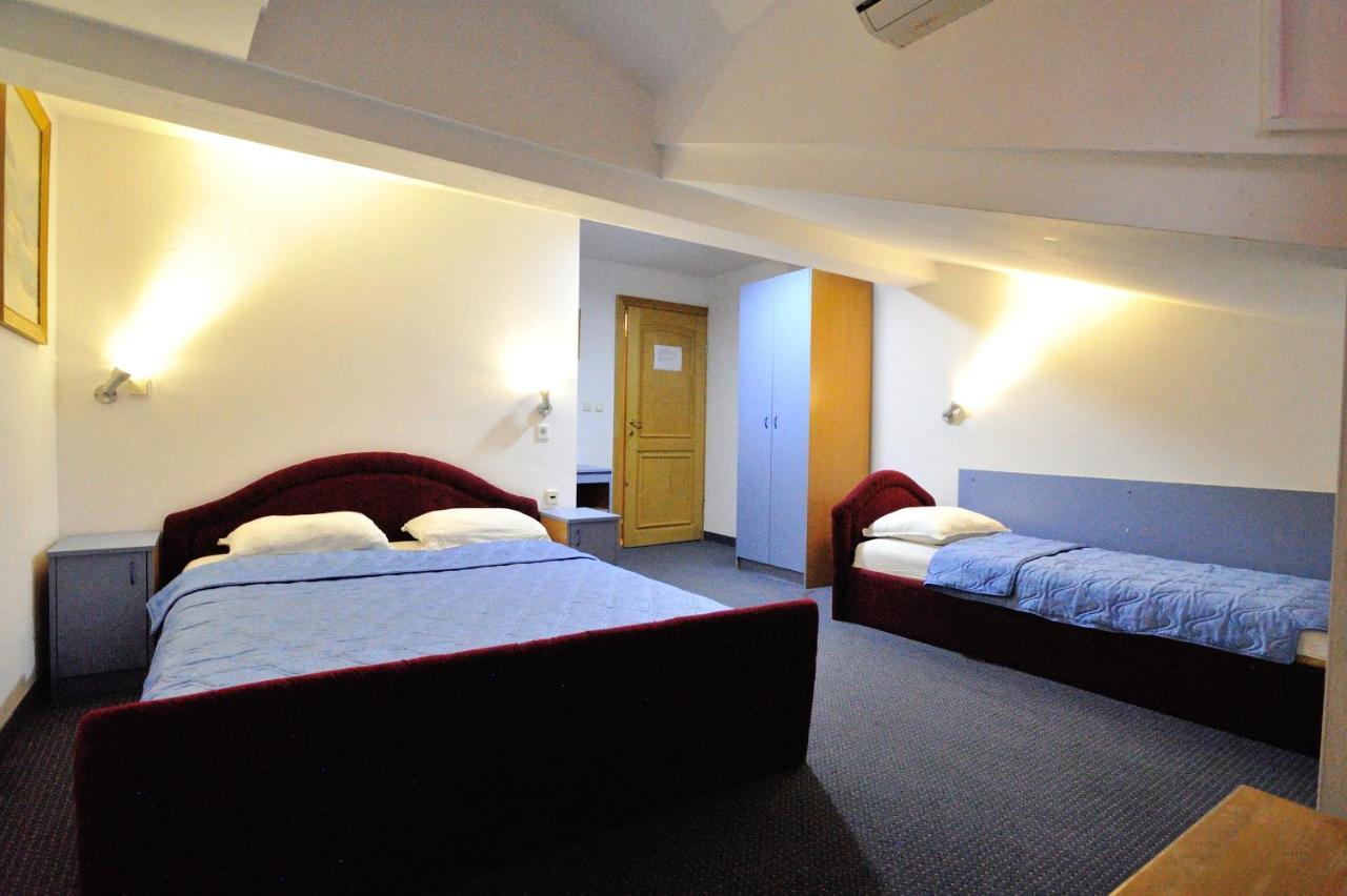 Hotel Lav Neum Buitenkant foto