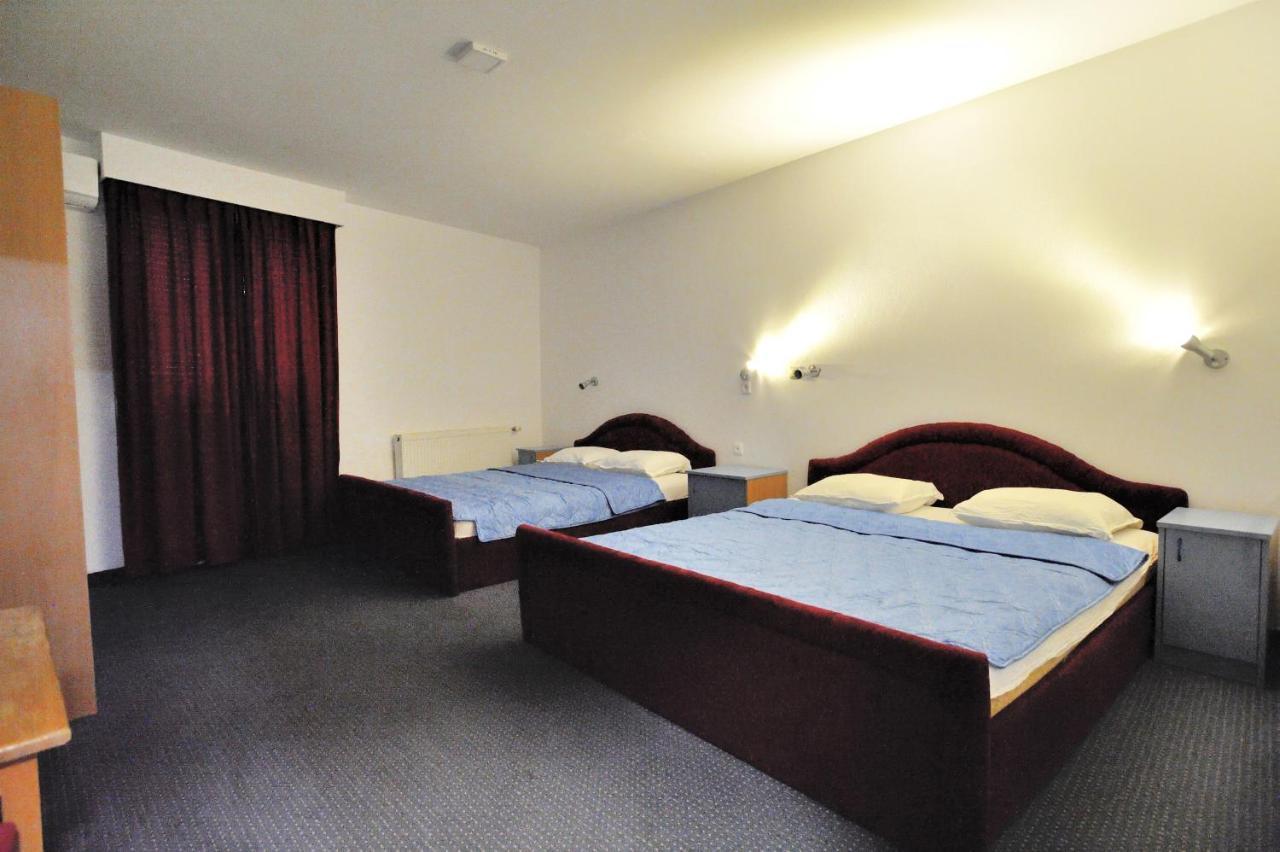 Hotel Lav Neum Buitenkant foto