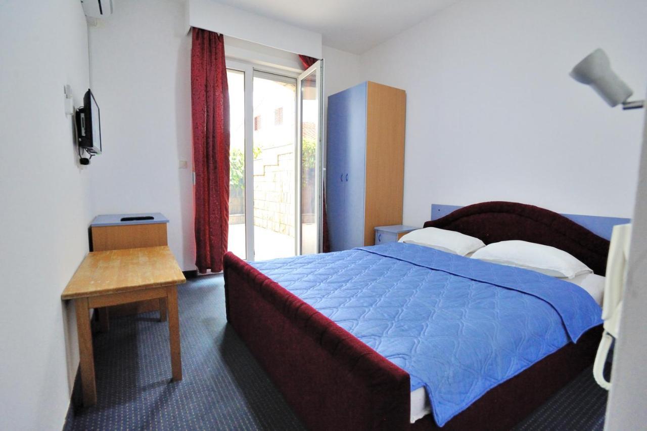 Hotel Lav Neum Buitenkant foto