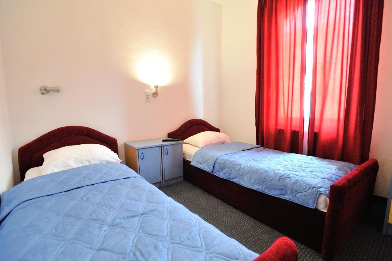Hotel Lav Neum Buitenkant foto