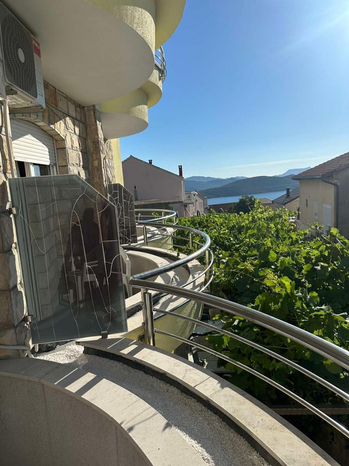 Hotel Lav Neum Buitenkant foto